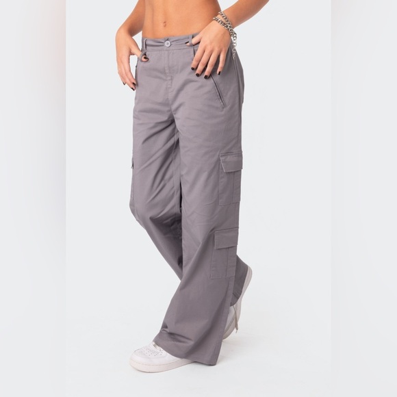 Edikted Women’s Zaria Baggy Cargo Pants in Grey Size XL - Picture 5 of 14